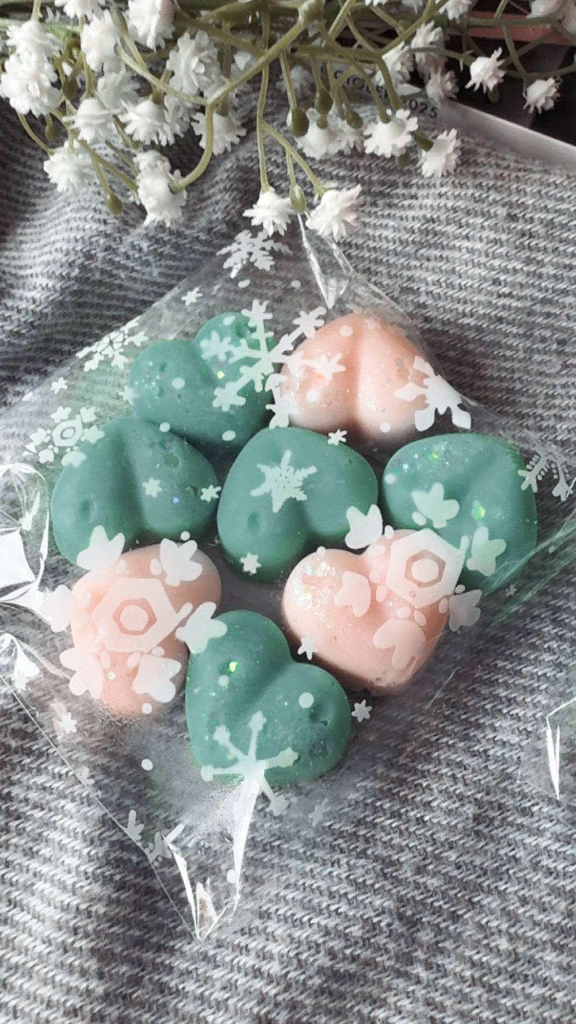 English Pear & Freesia Wax Hearts