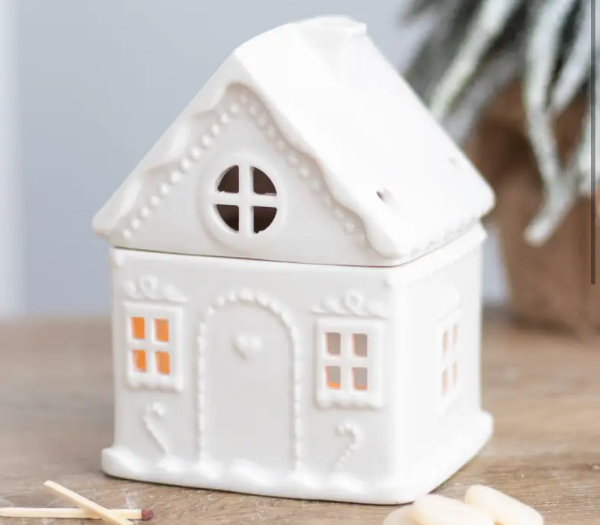 Gingerbread House Wax Burner ( White )