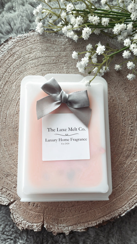 Black Plum & Rhubarb Clamshell Wax Melt